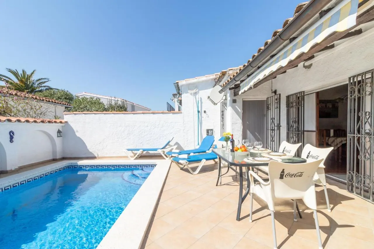 Goldhome - Requesens - Piscina Privada, Cerca Playa Empuriabrava Holiday home