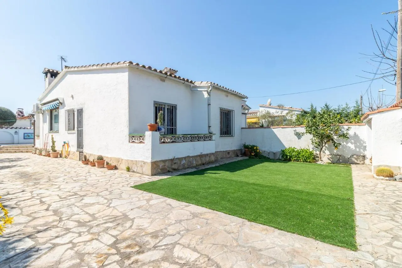 Prázdninový dům Goldhome - Requesens - Piscina Privada, Cerca Playa Empuriabrava