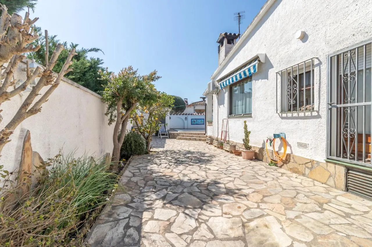 Prázdninový dům Goldhome - Requesens - Piscina Privada, Cerca Playa Empuriabrava